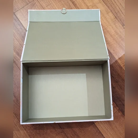 Like-New "Cards + Well Wishes" Wedding Gift Box - Picture 5 of 6